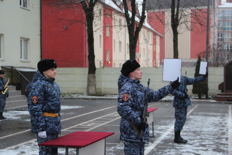 Более 40 калининградцев стали военнослужащими полка Росгвардии