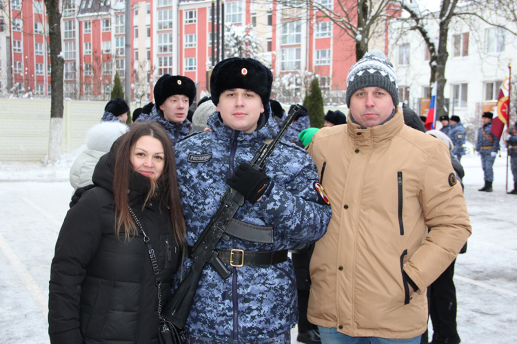 В Калининграде 52 новобранца полка Росгвардии приняли присягу