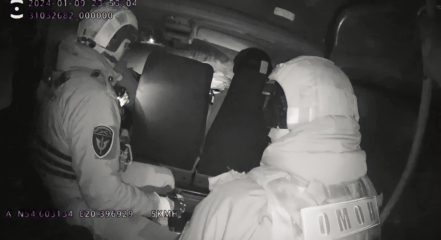 В Калининградской области ОМОН «Град» задержал подозреваемых в двойном убийстве (видео)