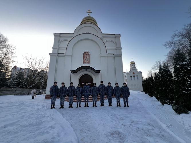 Калининградские росгвардейцы приняли участие в крещенской службе