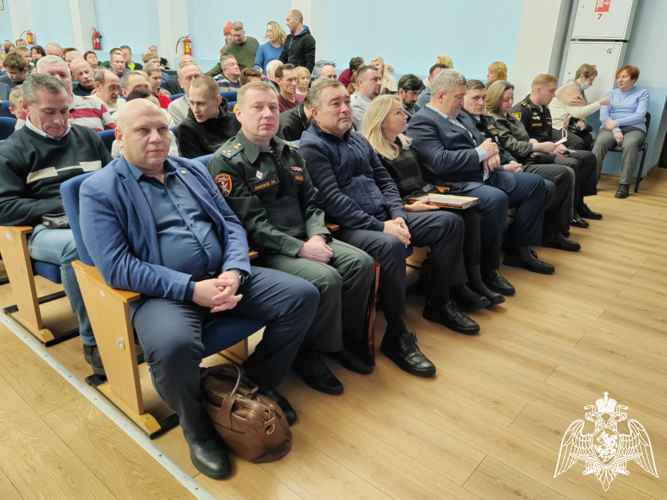 Калининградские росгвардейцы приняли участие в творческой встрече  «Разговор о самом важном с Игорем Прокопенко»