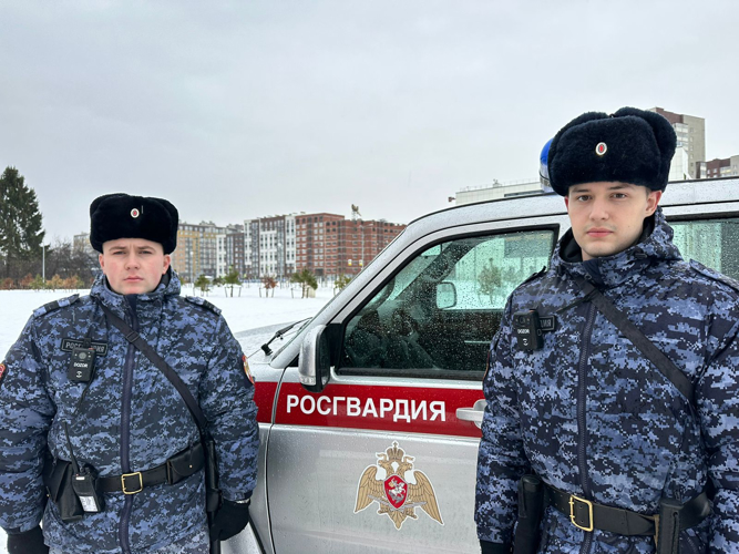 В Калининграде росгвардейцы задержали мужчину, угрожавшего прохожим ножом