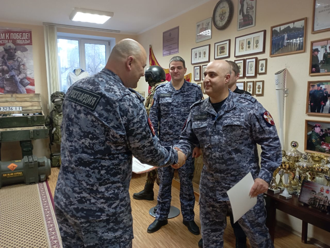 Калининградские росгвардейцы провели сражения на полях шахматных досок