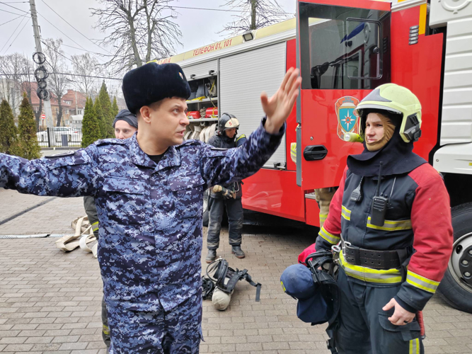 Росгвардия и МЧС провели совместную пожарно-тактическую тренировку в Калининграде