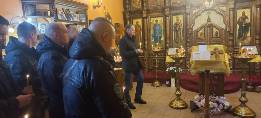 В Калининграде росгвардейцы почтили память павшего в бою 29 лет назад Виктора Гакуна