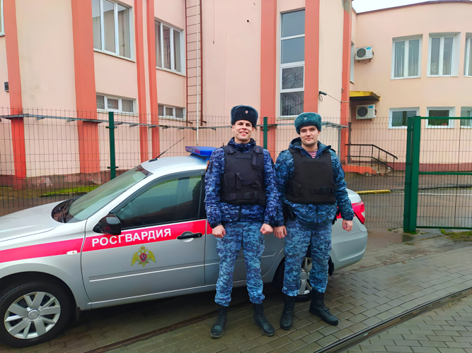 В Калининграде росгвардейцы разыскали ушедшую из дома после ссоры с родителями девочку (видео)