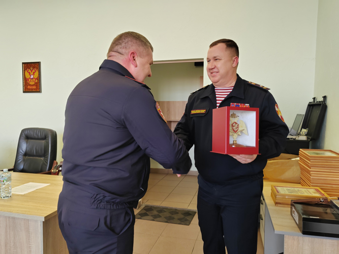 В Калининграде сотрудники подразделений госконтроля и лицензионно-разрешительной работы Росгвардии отметили 55-летие образования службы