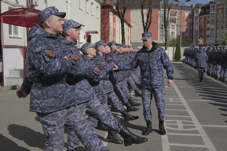 В Калининграде росгвардейцы приступили к подготовке к Параду Победы 