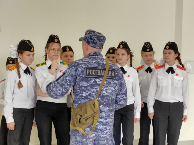 В Калининграде росгвардейцы выступили в роли жюри на муниципальном этапе игры «Зарница 2.0»