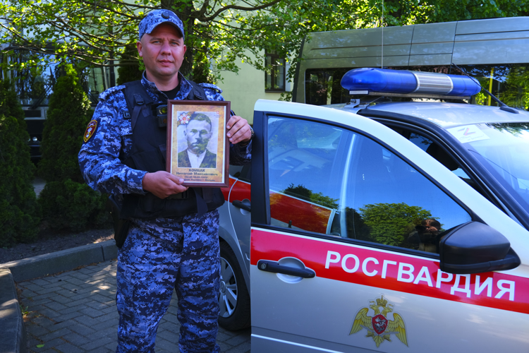 Калининградские росгвардейцы приняли участие во Всероссийской акции «Бессмертный автополк» 