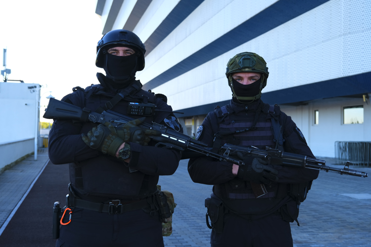 В Калининграде росгвардейцы обеспечили безопасность футбольного матча 28-го тура Российской Премьер-лиги