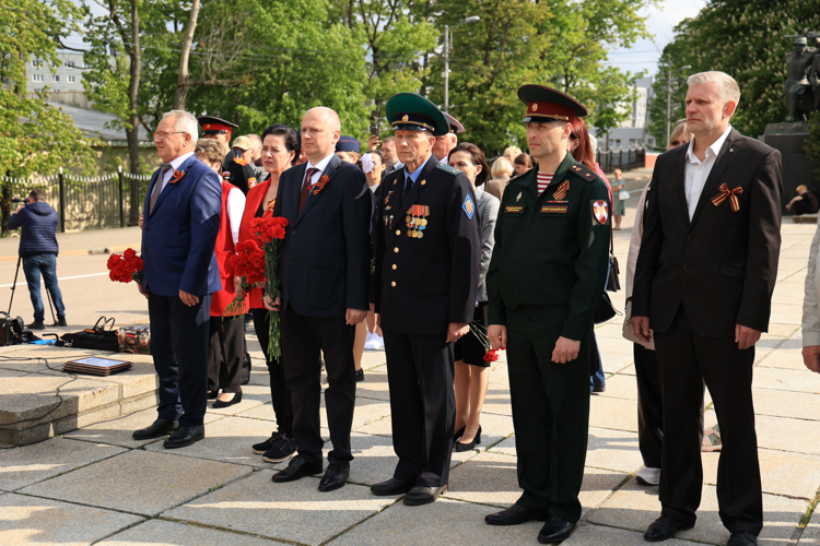 Калининградские росгвардейцы приняли участие в параде кадетских классов и юнармейских отрядов