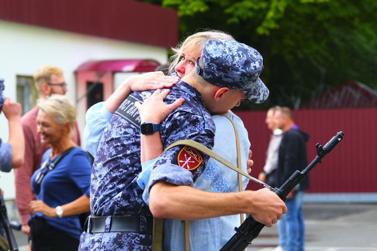 В калининградском полку Росгвардии состоялась церемония принятия присяги