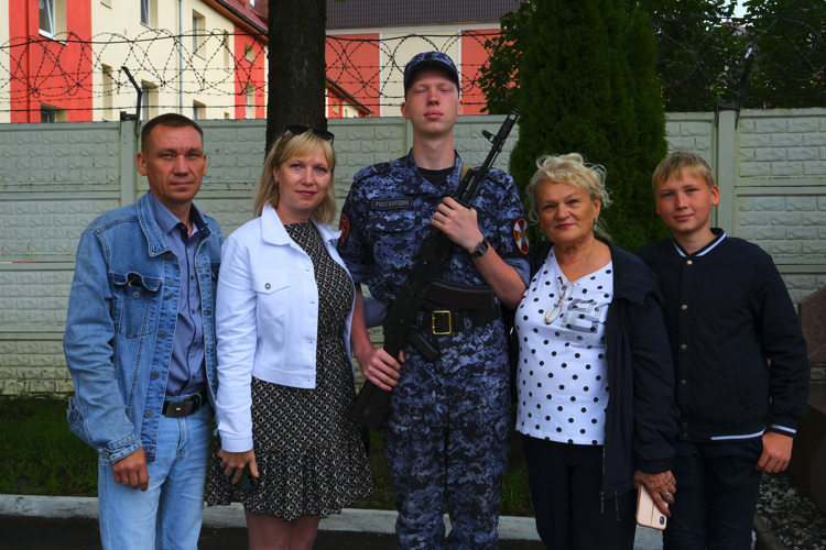 В калининградском полку Росгвардии состоялась церемония принятия присяги