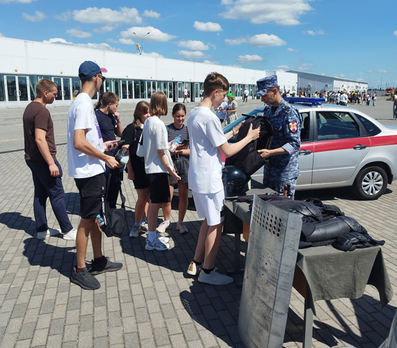 В Калининграде росгвардейцы приняли участие в городском фестивале, посвященном Дню молодежи