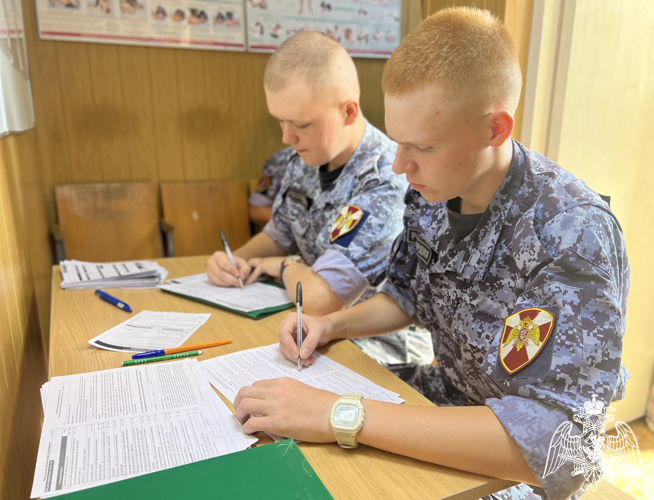 В Калининграде военнослужащие специального моторизованного полка Росгвардии приняли участие в донорской акции