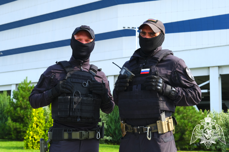В Калининграде росгвардейцы обеспечили безопасность футбольного матча первой Российской лиги