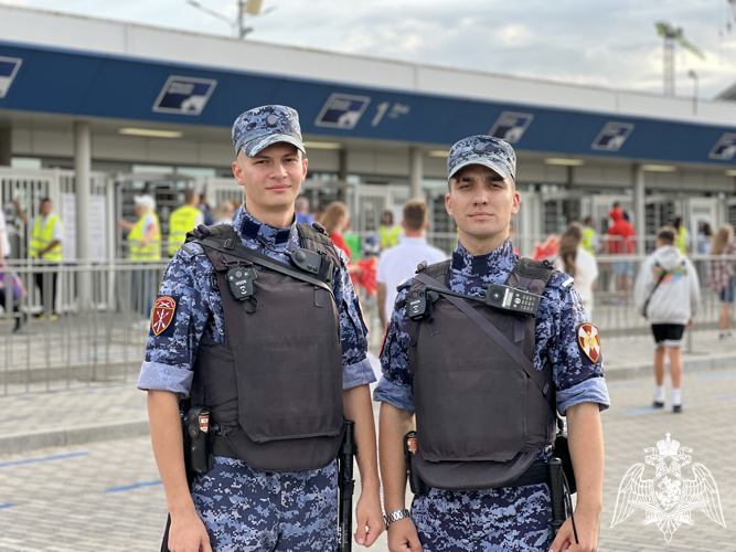 В Калининграде росгвардейцы обеспечили безопасность футбольного матча первой Российской лиги