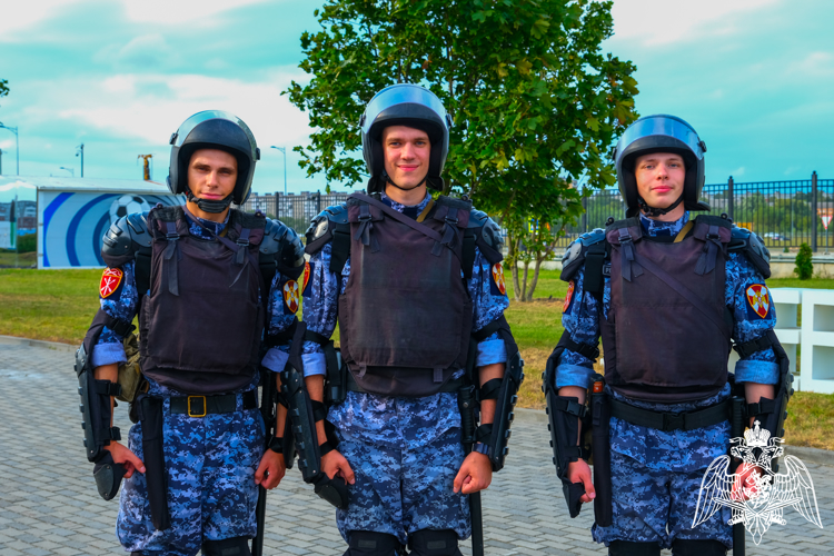 В Калининграде росгвардейцы обеспечили безопасность футбольного матча первой Российской лиги