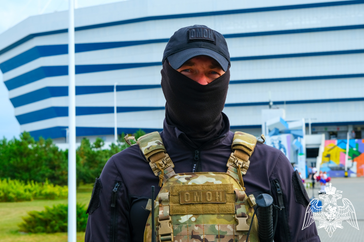 В Калининграде росгвардейцы обеспечили безопасность футбольного матча первой Российской лиги