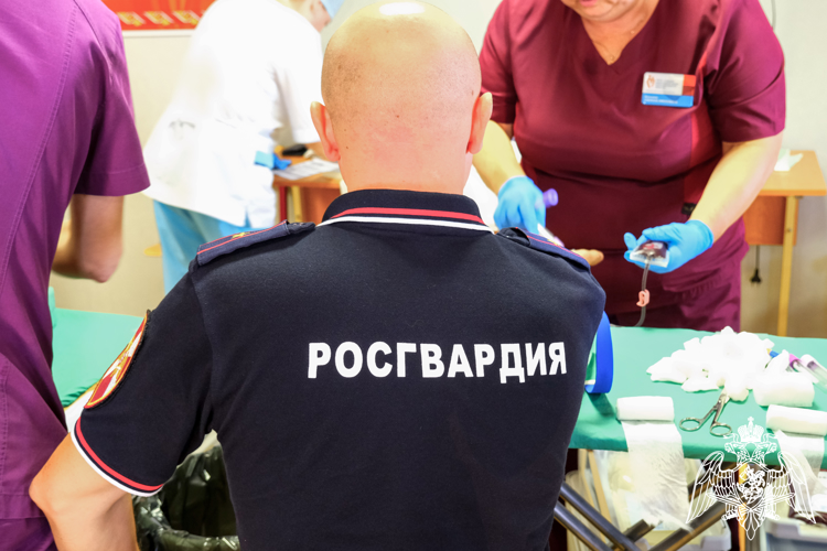 Калининградские росгвардейцы пополнили региональный банк донорской крови 
