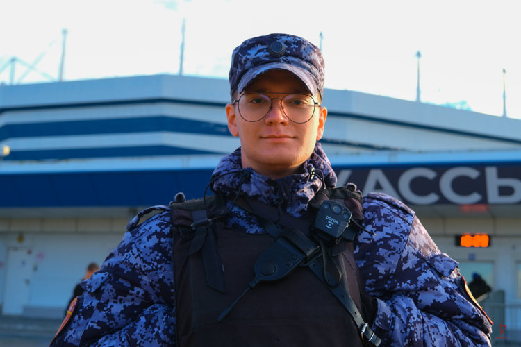В Калининграде росгвардейцы обеспечили безопасность футбольного матча Первой лиги 