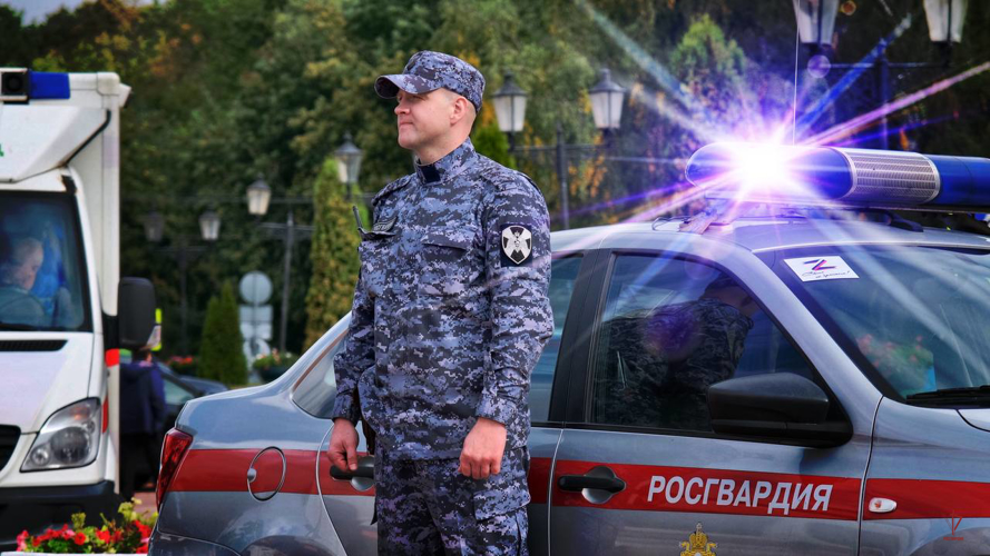 Сотрудники вневедомственной охраны Росгвардии отмечают 72-ую годовщину со дня основания службы