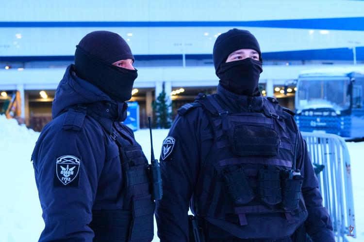 Калининградские росгвардейцы обеспечили безопасность футбольного матча Первой лиги 