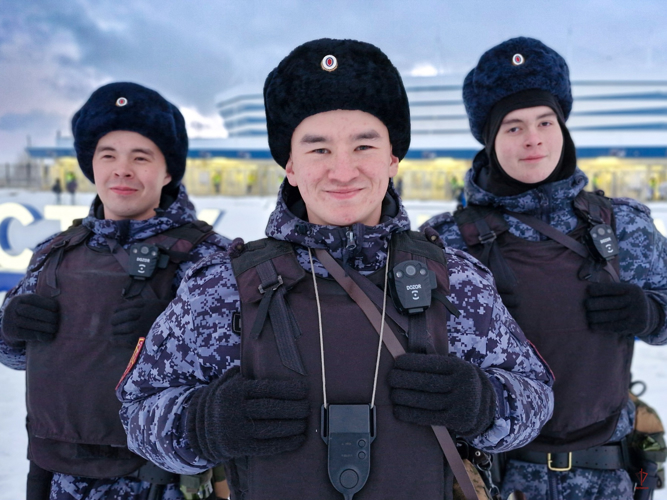 Калининградские росгвардейцы обеспечили безопасность футбольного матча Первой лиги 