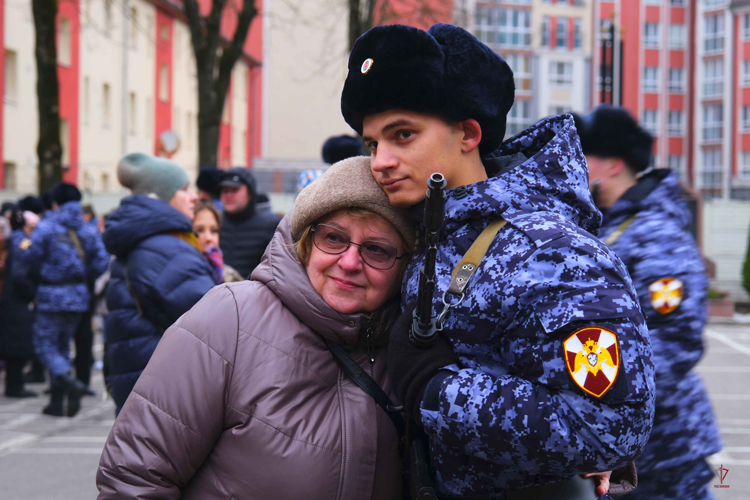В калининградском полку Росгвардии состоялась торжественная церемония принятия Военной присяги новобранцами