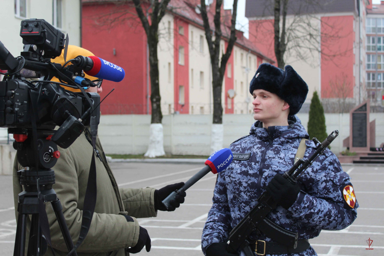 В калининградском полку Росгвардии состоялась торжественная церемония принятия Военной присяги новобранцами