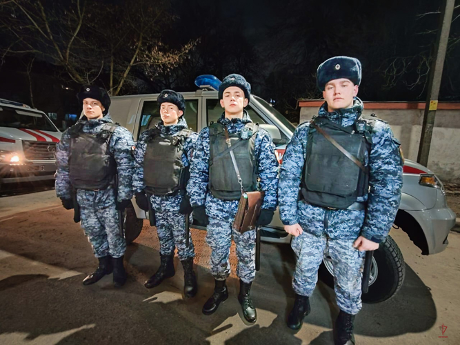  В Калининграде росгвардейцы задержали зачинщика драки на остановке общественного транспорта (видео)