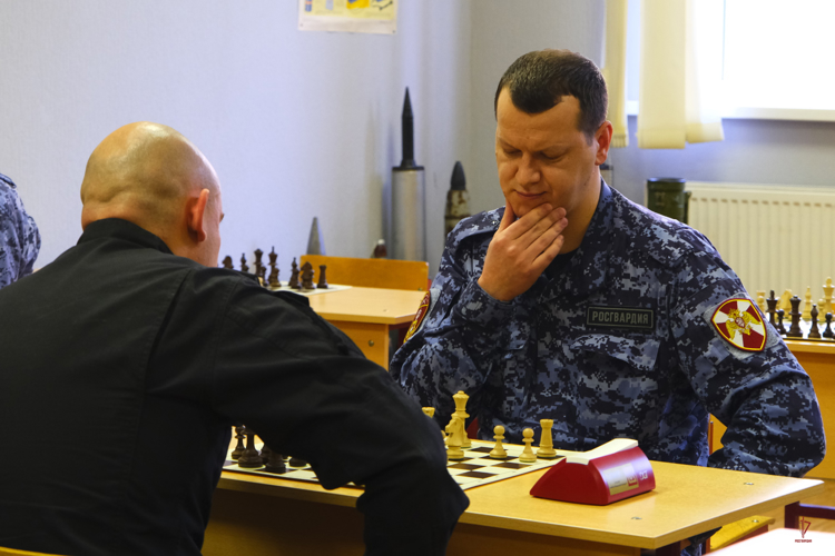 Калининградские росгвардейцы провели шахматный турнир (видео)	