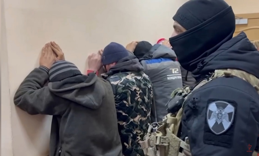 При силовой поддержке ОМОН «Град» Росгвардии в Калининграде проведен рейд по выявлению нарушителей миграционного законодательства (видео)