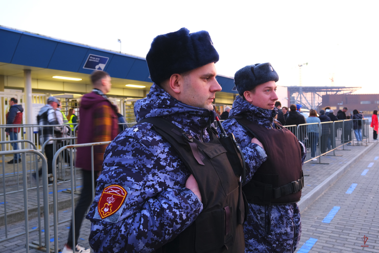 В Калининграде росгвардейцы обеспечили безопасность футбольного матча Первой лиги