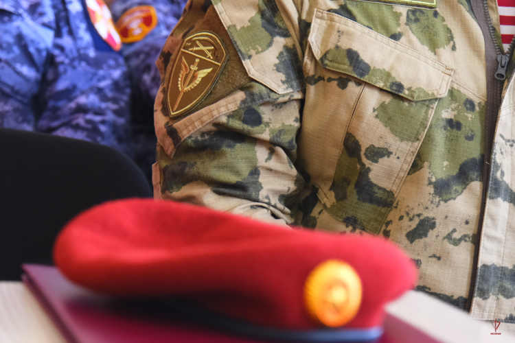 В Калининграде генерал-майор полиции Виктор Галий встретился с военнослужащими полка Росгвардии (видео)