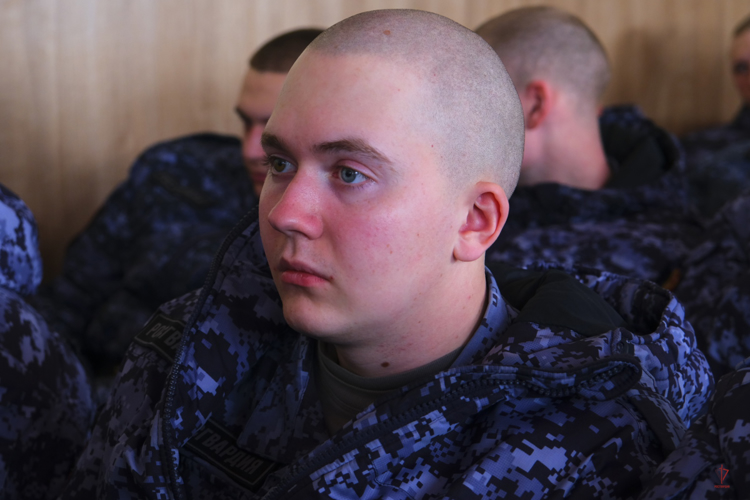 В Калининграде генерал-майор полиции Виктор Галий встретился с военнослужащими полка Росгвардии (видео)