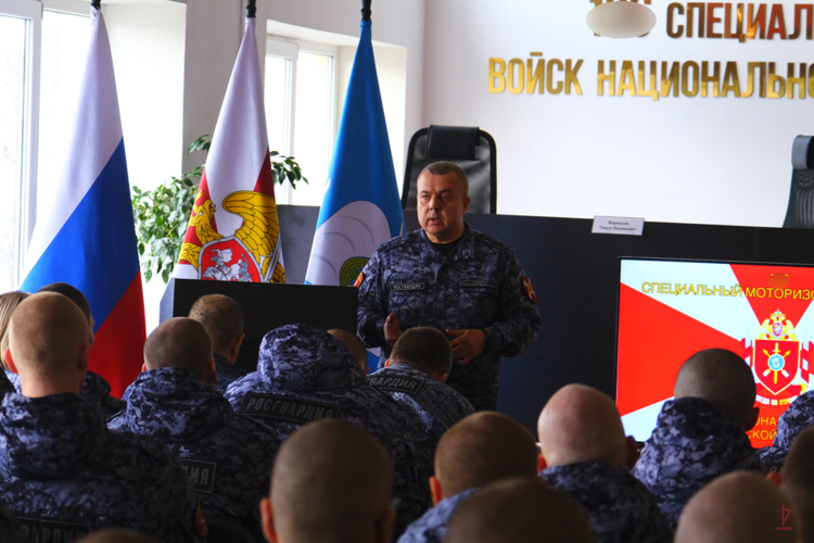 В Калининграде генерал-майор полиции Виктор Галий встретился с военнослужащими полка Росгвардии (видео)