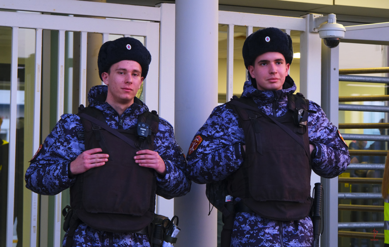 В Калининграде росгвардейцы обеспечили безопасность футбольного матча Первой лиги
