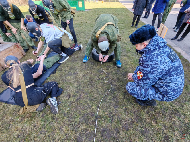 Калининградские росгвардейцы выступили в роли жюри на муниципальном этапе игры «Зарница 2.0»