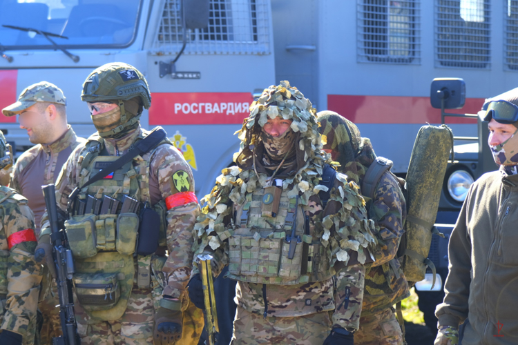В Калининграде ОМОН «Град» Росгвардии провел тактико-специальное занятие (видео)