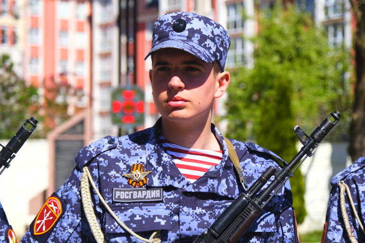 В Калининграде росгвардейцы ведут подготовку к параду Победы (видео)