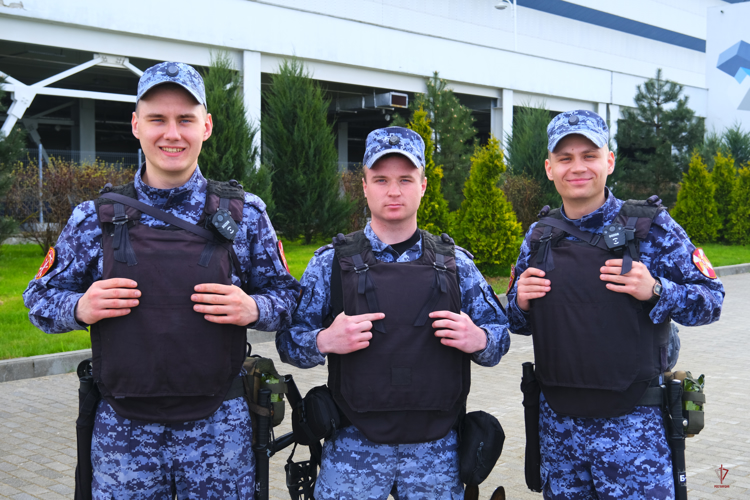 Калининградские  росгвардейцы обеспечили безопасность футбольного матча 29-го тура Первой лиги 