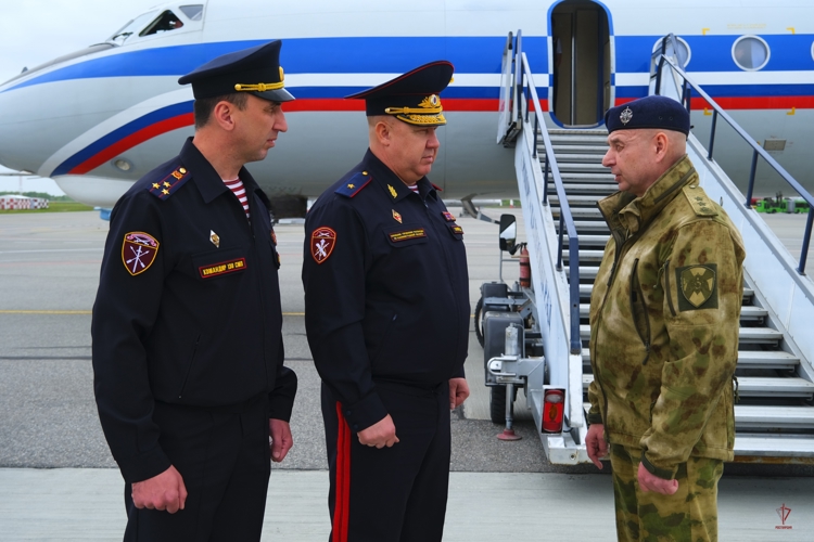 Командующий Северо-Западным округом Росгвардии проверил организацию обеспечения общественной безопасности в Калининграде
