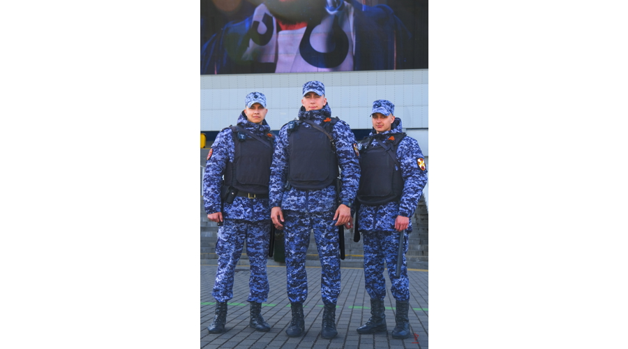 Безопасность футбольного матча Первой лиги обеспечили калининградские росгвардейцы
