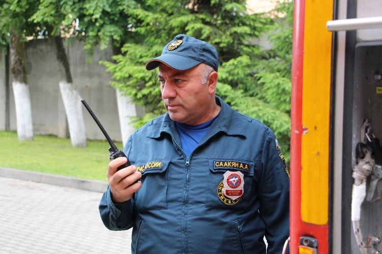 Пожарно-тактическое занятие провели сотрудники Росгвардии и МЧС в Калининграде (видео)