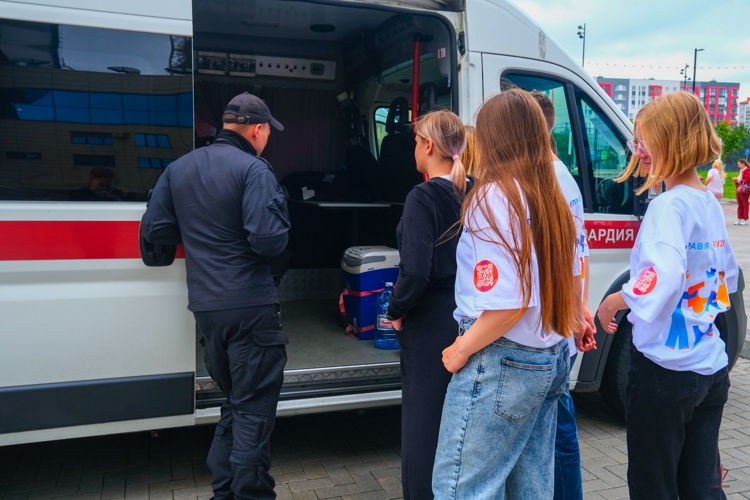 В Калининграде представители Росгвардии приняли участие в ярмарке вакансий