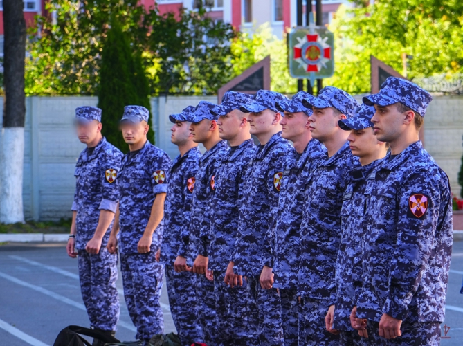 18 юношей из Калининградской области прибыли на службу в специальный моторизованный полк Северо-Западного округа Росгвардии