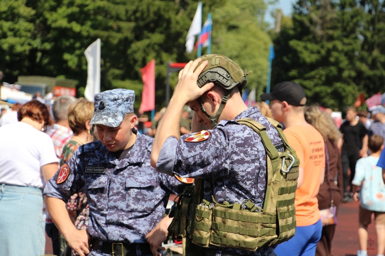 В Калининграде росгвардейцы приняли участие в турнире по боксу памяти Героя России Сергея Чебнева (видео)