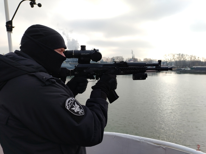 Сотрудники и ветераны ОМОН «Град» Росгвардии отмечают 33-ю годовщину со дня основания подразделения (видео)